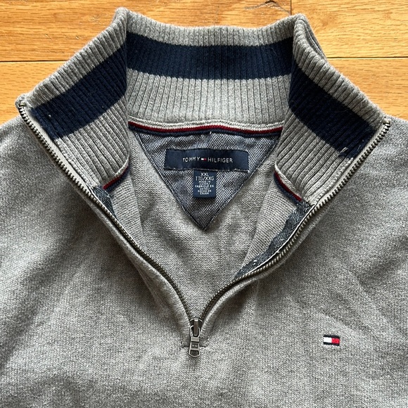 Tommy Hilfiger Men's Grey Quarter-Zip Sweater - Picture 2 of 3